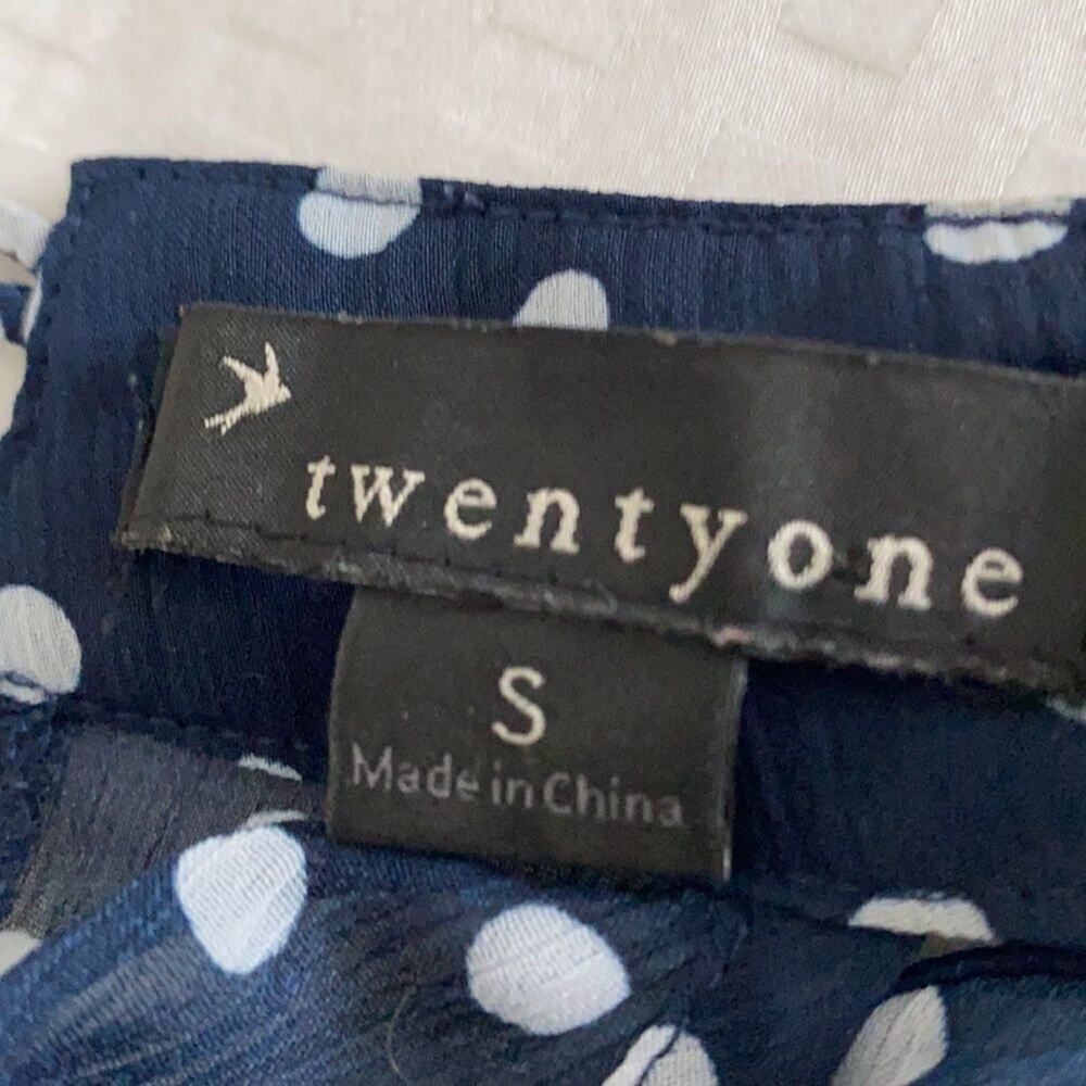 Twentyone Blue w/white dots High Neck Ruffle Top S - Picture 8 of 11